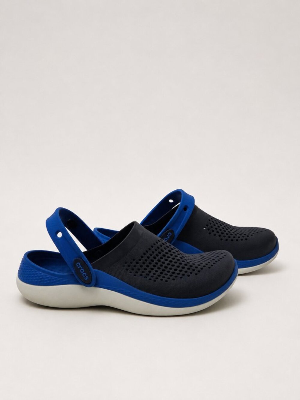 Crocs LiteRide Clogs – Junior Size 4 – Blue & Black